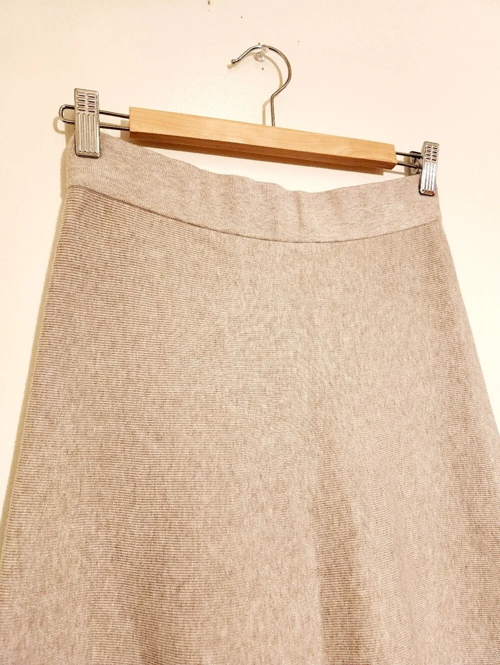 Ann Taylor | Women's Oatmeal/Cream A-Line Midi Length Skirt (Size Small)